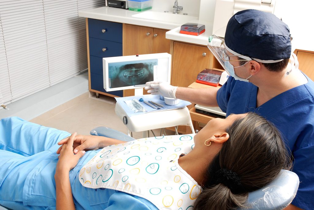 Cosmetic dentist
